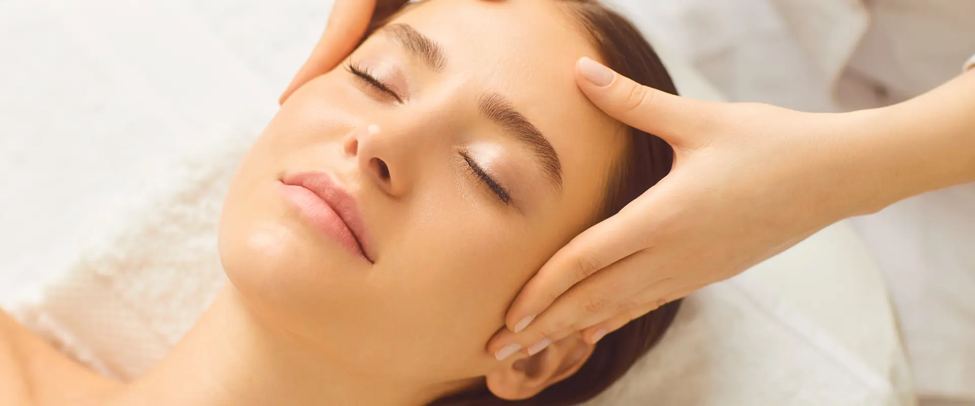 Votre massage du visage liftant